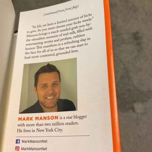 Mark Manson The Subtle Art of Not Giving a F*#K Book EUC - Picture 4 of 4